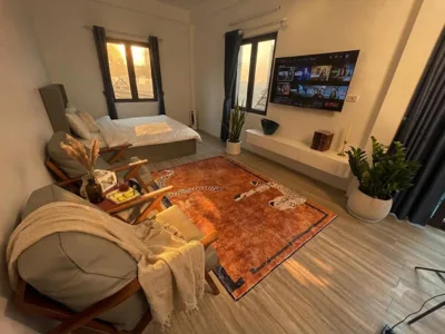 特大床单间公寓 — CHARM CHARM - kimmy housing - 48 To Ngoc Van - Close Chabad of Hanoi